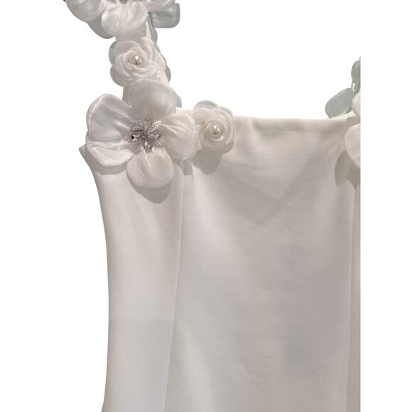 Elliatt Chantelle White 3D Floral Mini Dress NWT Medium Bridal Bachelorette - Picture 6 of 8